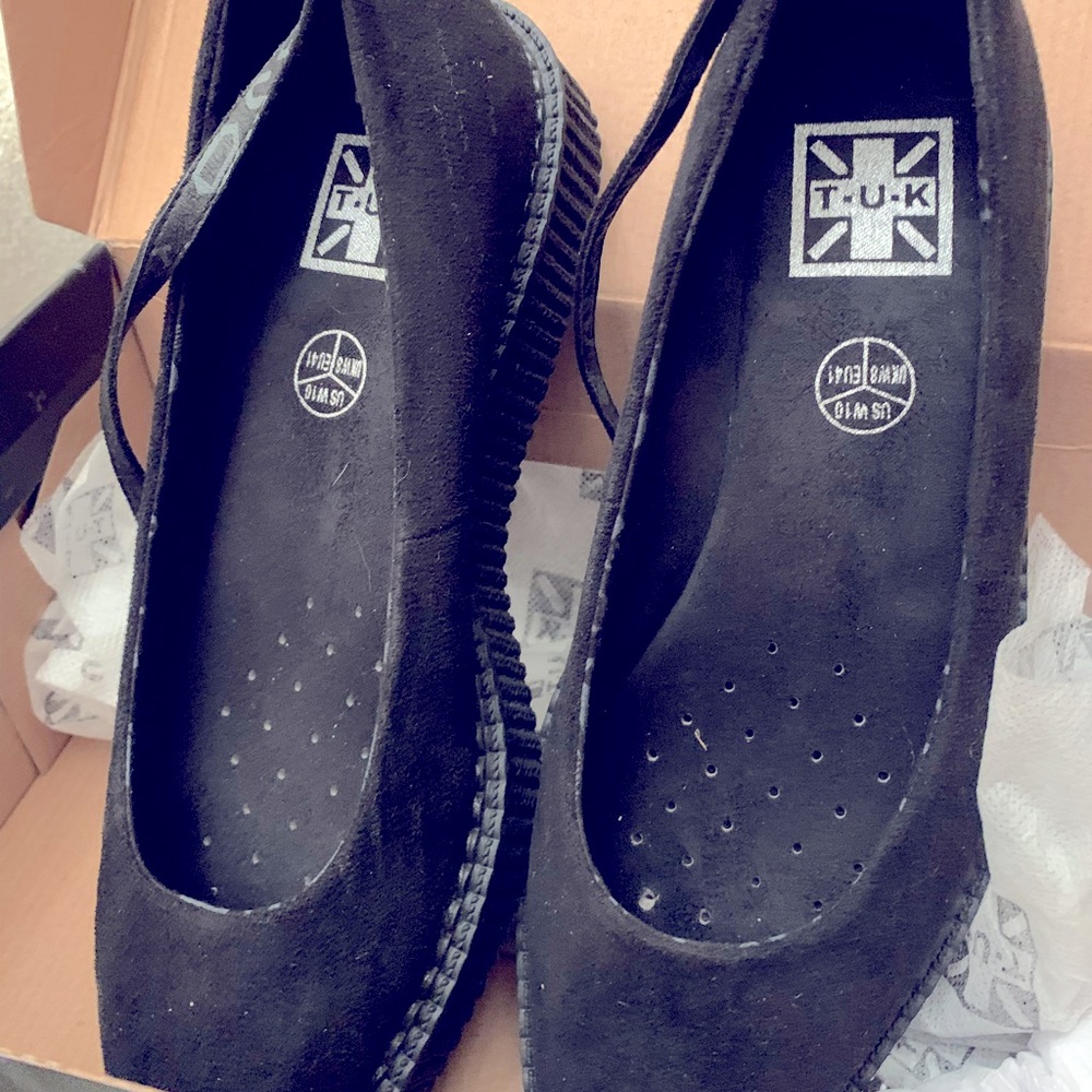 Black Pointed Ballet Ankle Strap Creeper